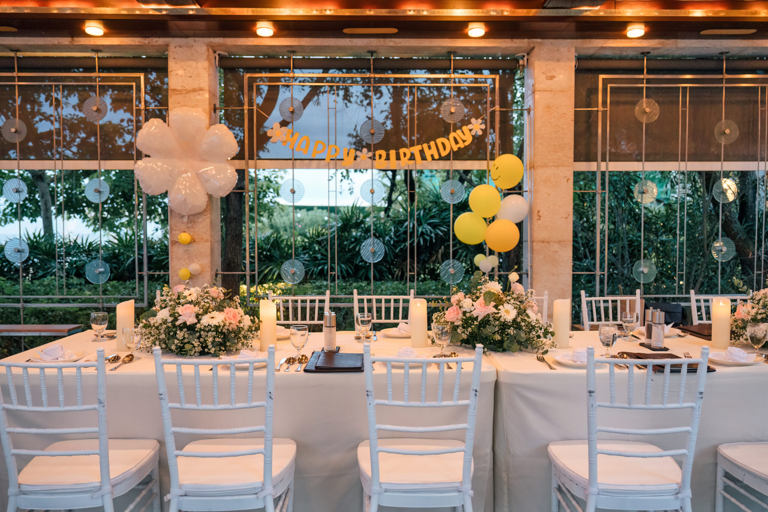 rentamesasysillas.com.mx